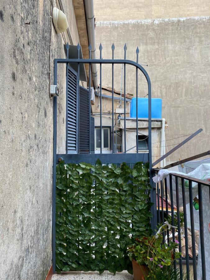 Cucchiara Apartment كاتانيا المظهر الخارجي الصورة